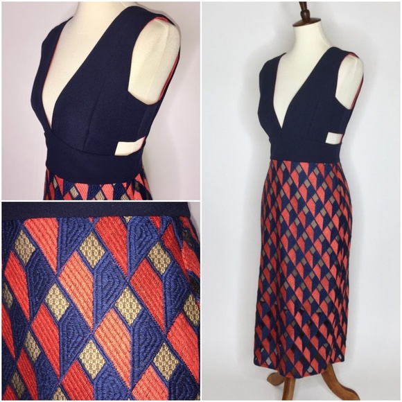 BCBG Maxazria Embroidered Sheath Rosalina Dress 6 - Picture 4 of 8